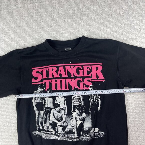 Netflix Stranger Things Fade Girls Graphic Sweatshirt Crewneck Black Size Med - Picture 8 of 16
